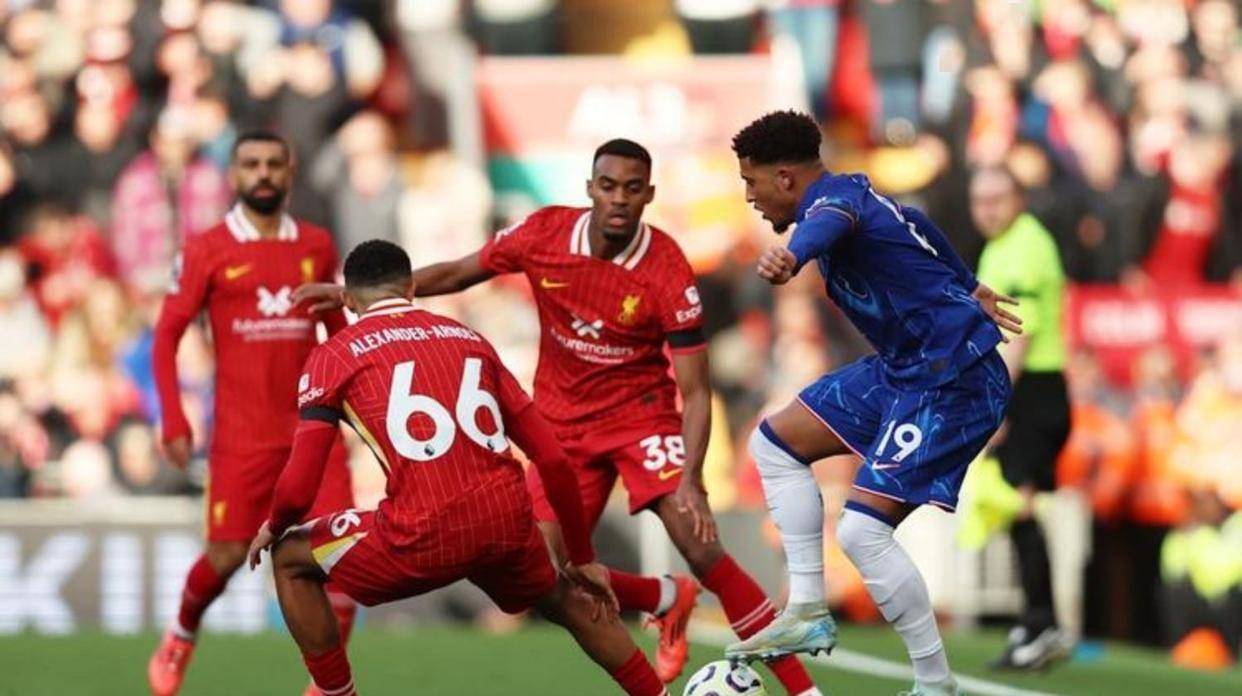 激情燃烧的球场，谁能拔得头筹