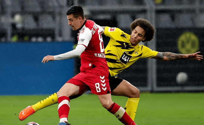 多特蒙德迎战弗赖堡，实力对比