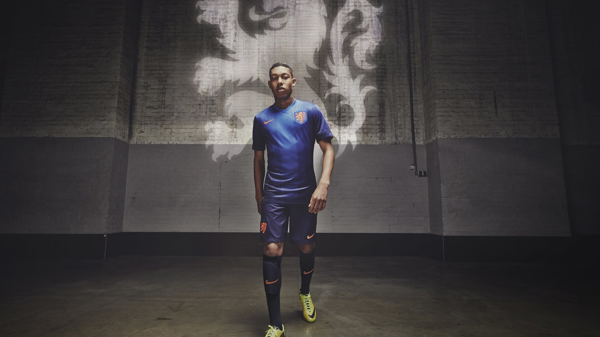 跨界传奇，当拉文在欧冠决赛上演老鹰式一波流